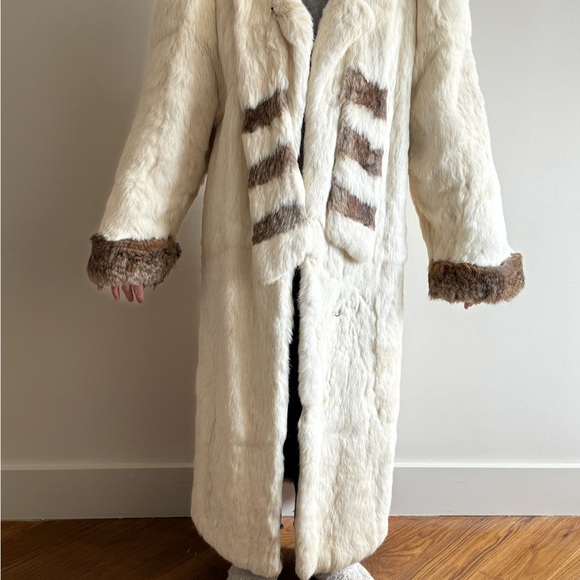 Elegant Cream Teddy Coat with Brown Trim